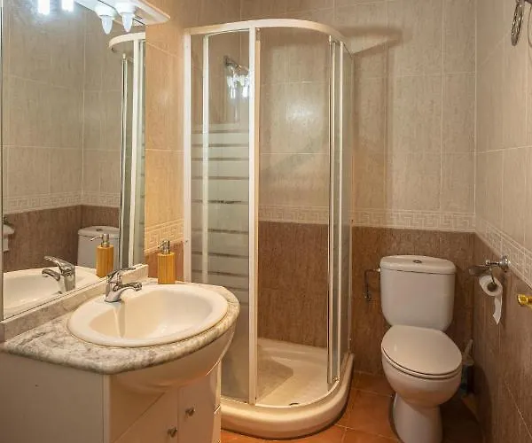 Casas Santos Y Tolta 로아어